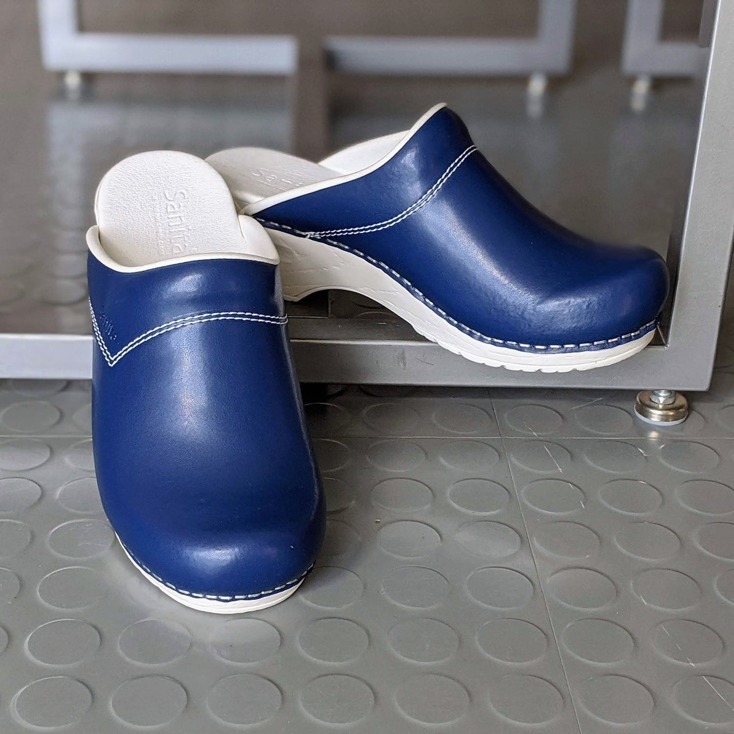 Sanita Nurse Pastel Working Clogs in Navy